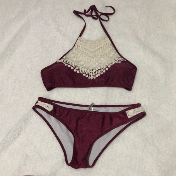 👙 Maroon/Plum & White two Piece bikini 👙 - Picture 1 of 3
